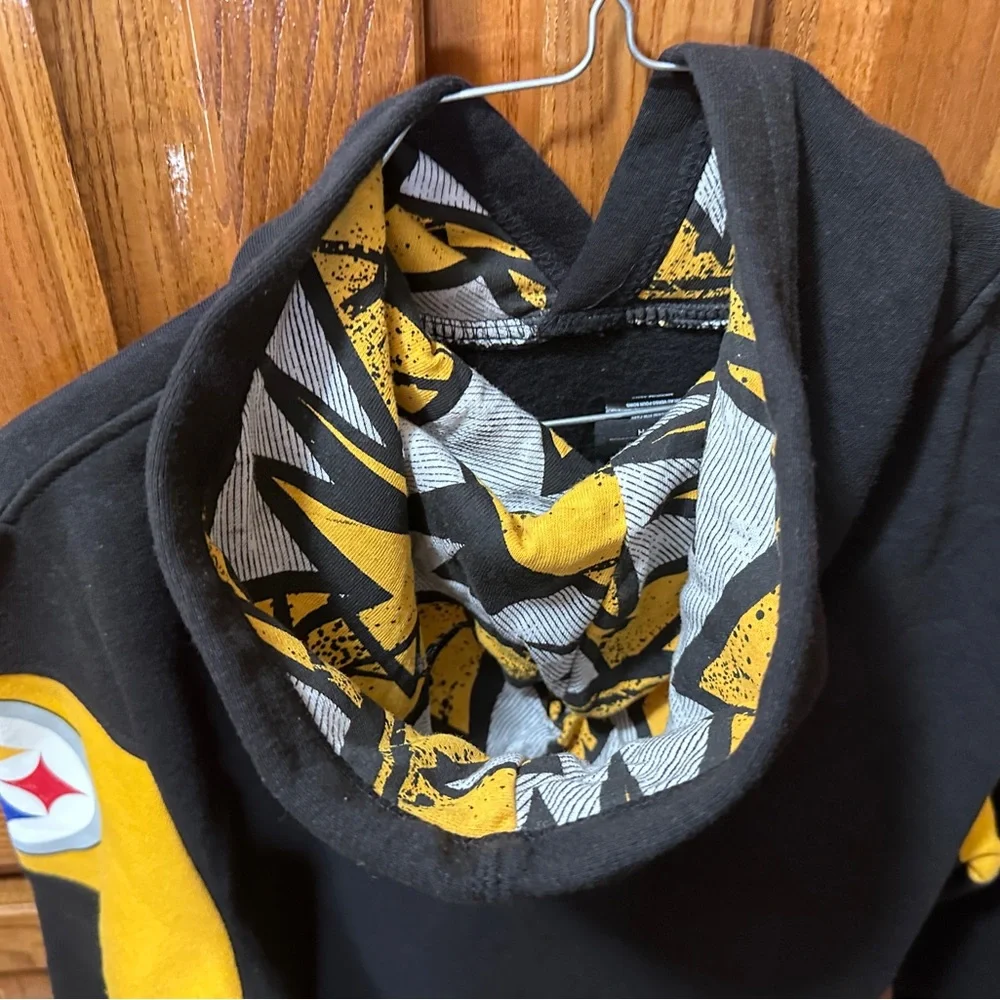 NFL Youth Size 10-12 Pittsburgh Steelers Black and‎ Gold Hoodie NEW Boy/Girl